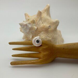 VIntage Sz 6 New N/Tags Natural Spiral Shell Statement Ring Artisan Hand Carved